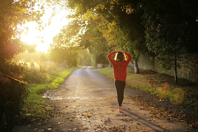 Les bienfaits d'une activité sportive d'extérieure sur votre santé, expliqué en nutrithérapie intégrative : les fractionnement augmente la distance, le temps d'exercice et muscler votre cœur!